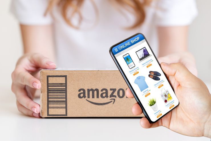 Pacco Amazon appena arrivato a casa