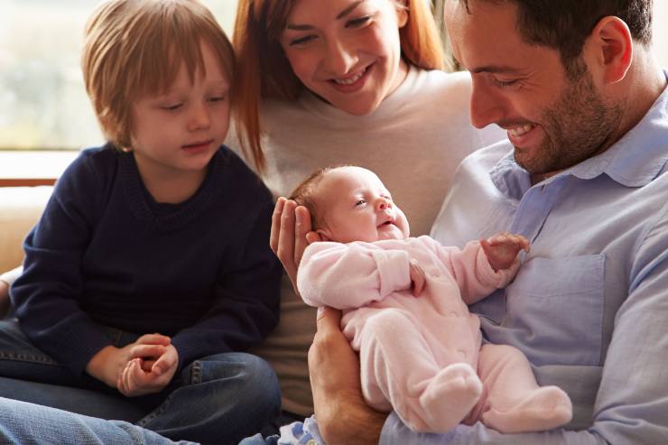 famiglia con neonato